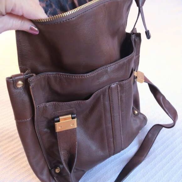 B Makowsky Chocolate Mocha Brown Leather Messenger Style Shoulder Bag - Picture 5 of 16